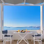 Willa Hemera On Santorini