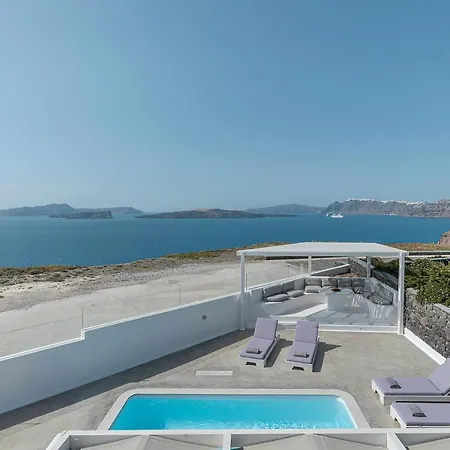 Willa Hemera On Santorini